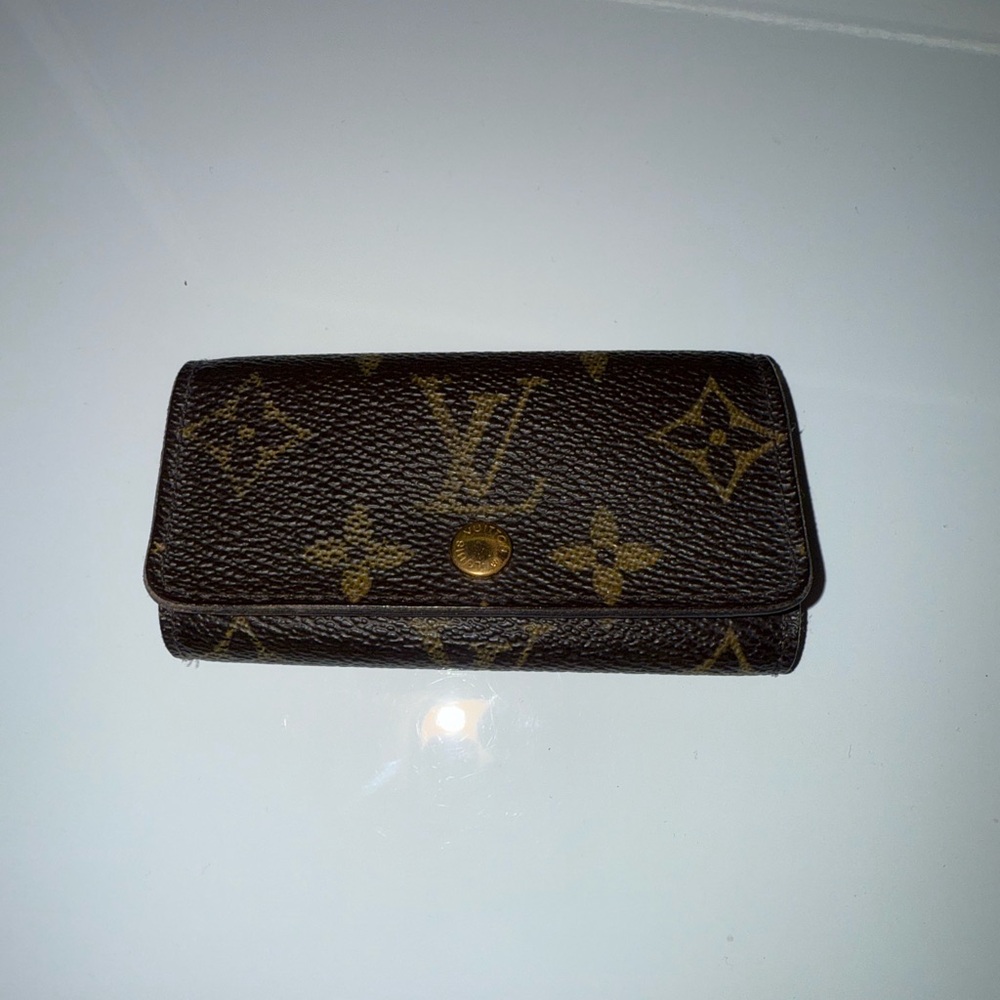 ✨ Auth Louis Vuitton Monogram Key Holder ✨